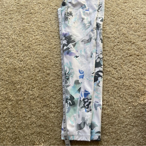 Athleta White Floral Multicolor Print with Pockets crop active workout leggings - Picture 2 of 7
